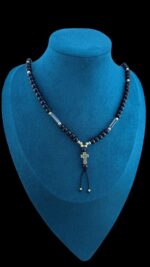 Lant Stone Fashion Cruce confectionat din pietre semipretioase, de calitate superioara. Fabricat cu atenție la detalii și din materiale de cea mai înaltă calitate, acest lant fashion adaugă o notă distinctivă oricărei ținute.